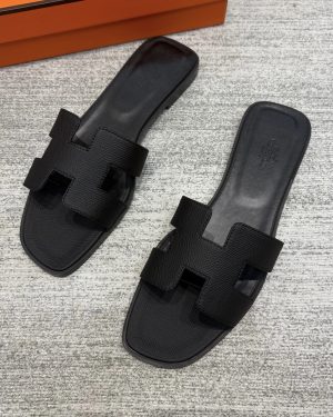 Hermés Oran All Black