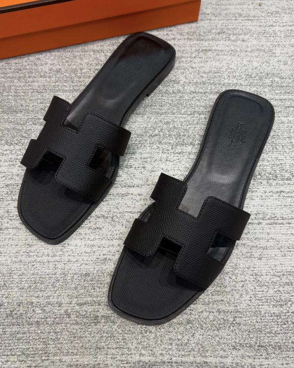 Hermés Oran All Black